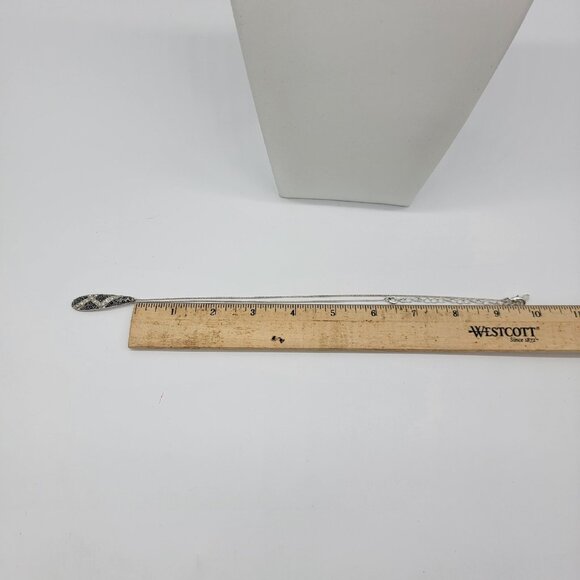 Avon NRT Iris Amaia Necklace Silver Tone Oblong‎ Pendant New In BOX - Picture 3 of 7